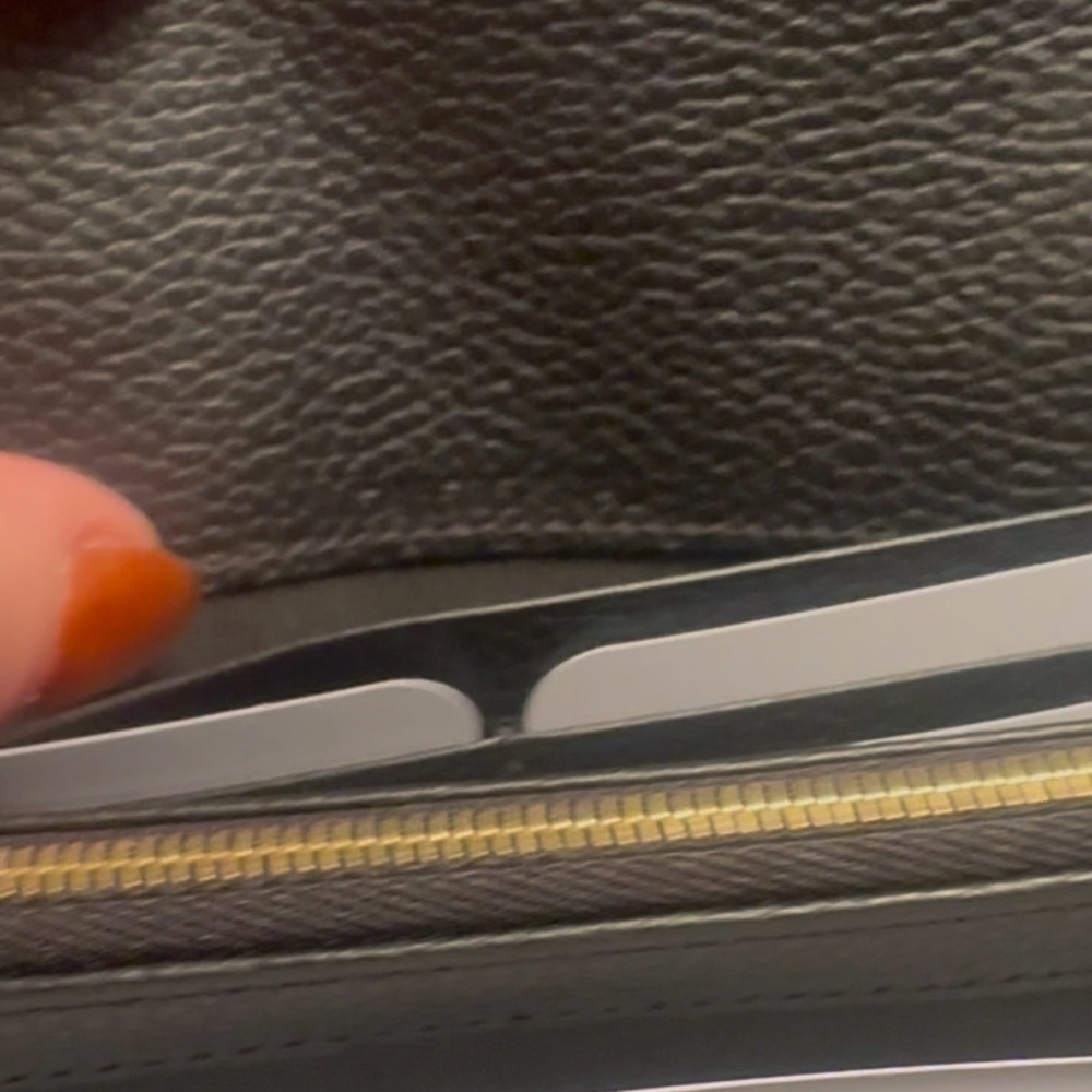 Gucci GG Wallet on a Chain Tan and Black Size Closed: 7.5’’W x 4”H - Picture 5 of 7